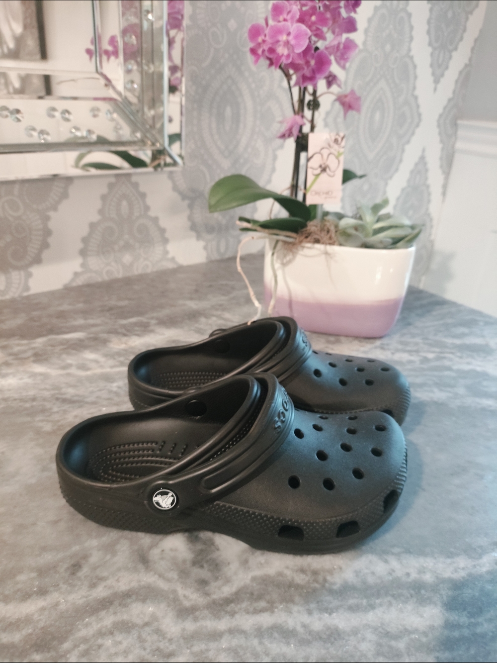 CROCS NWOT Kids Black Classic Clog Sandals